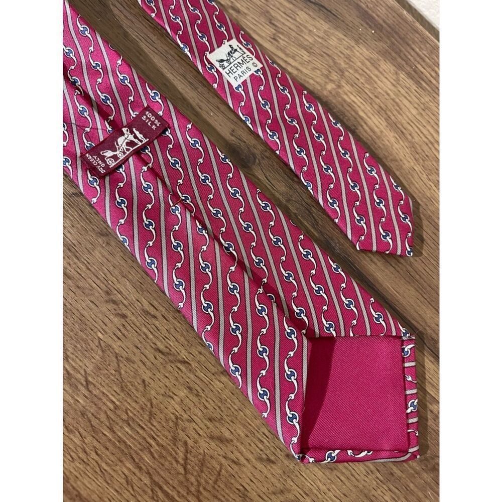 Hermes Pink-Red Silk Wave Pattern Tie - Picture 4 of 6